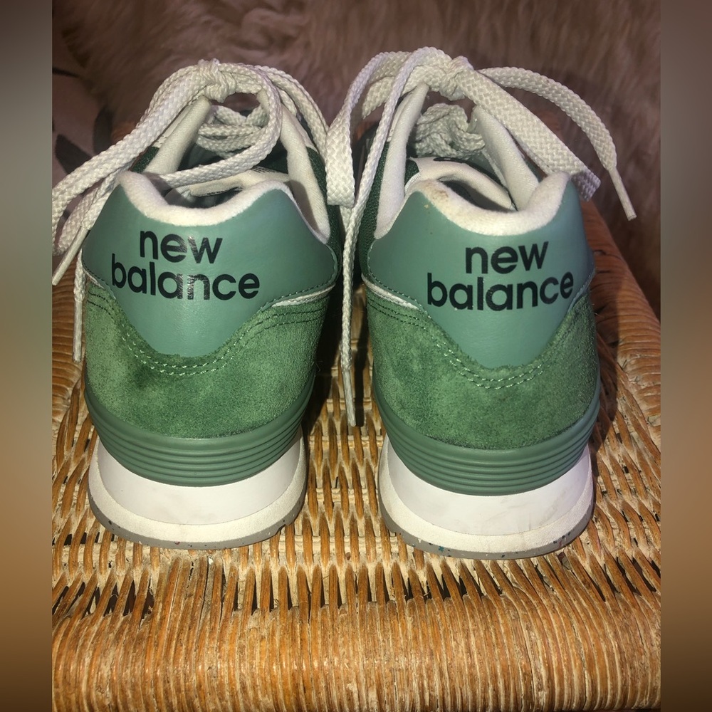 NEW BALANCE - Green & White Runners size 7 - Picture 4 of 6